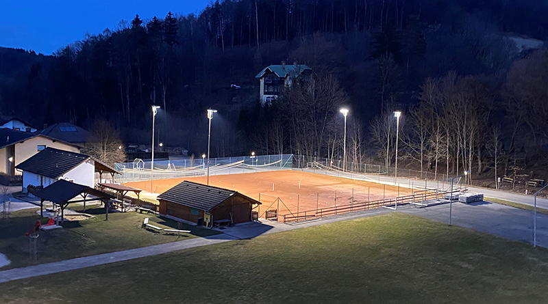 Flutlicht Tennisplatz